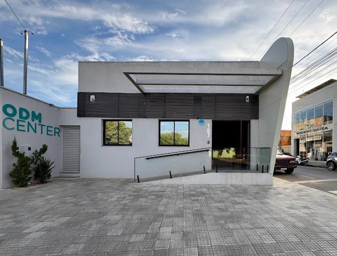 Fachada frontal ODM Center